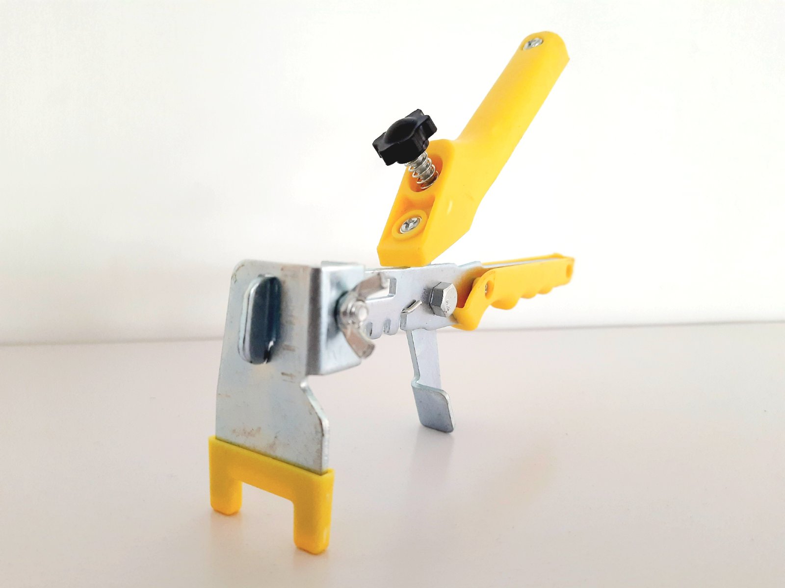 Heavy-Duty Tile Levelling System - View 3